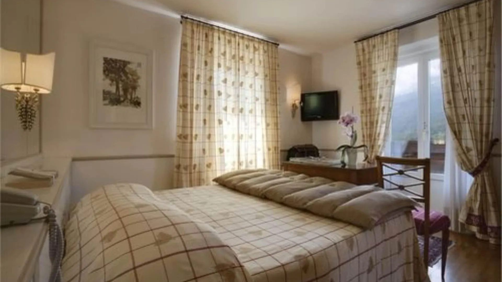 Hotel De La Poste Cortina dʼAmpezzo 4*,