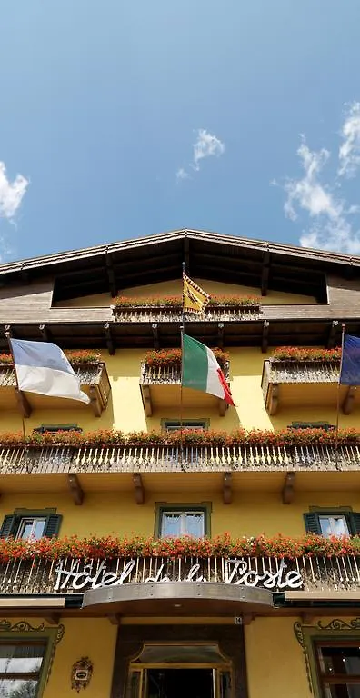 Hotel De La Poste Cortina dʼAmpezzo 4*,